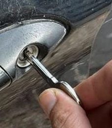 Car door unlocked after cutting a new car key on Amelia Island, Fernandina Beach FL 32034